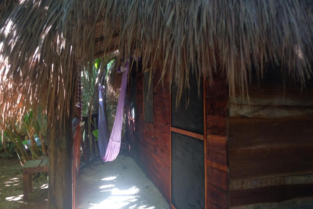 Near Lake Hostal Bacalar Exteriér fotografie