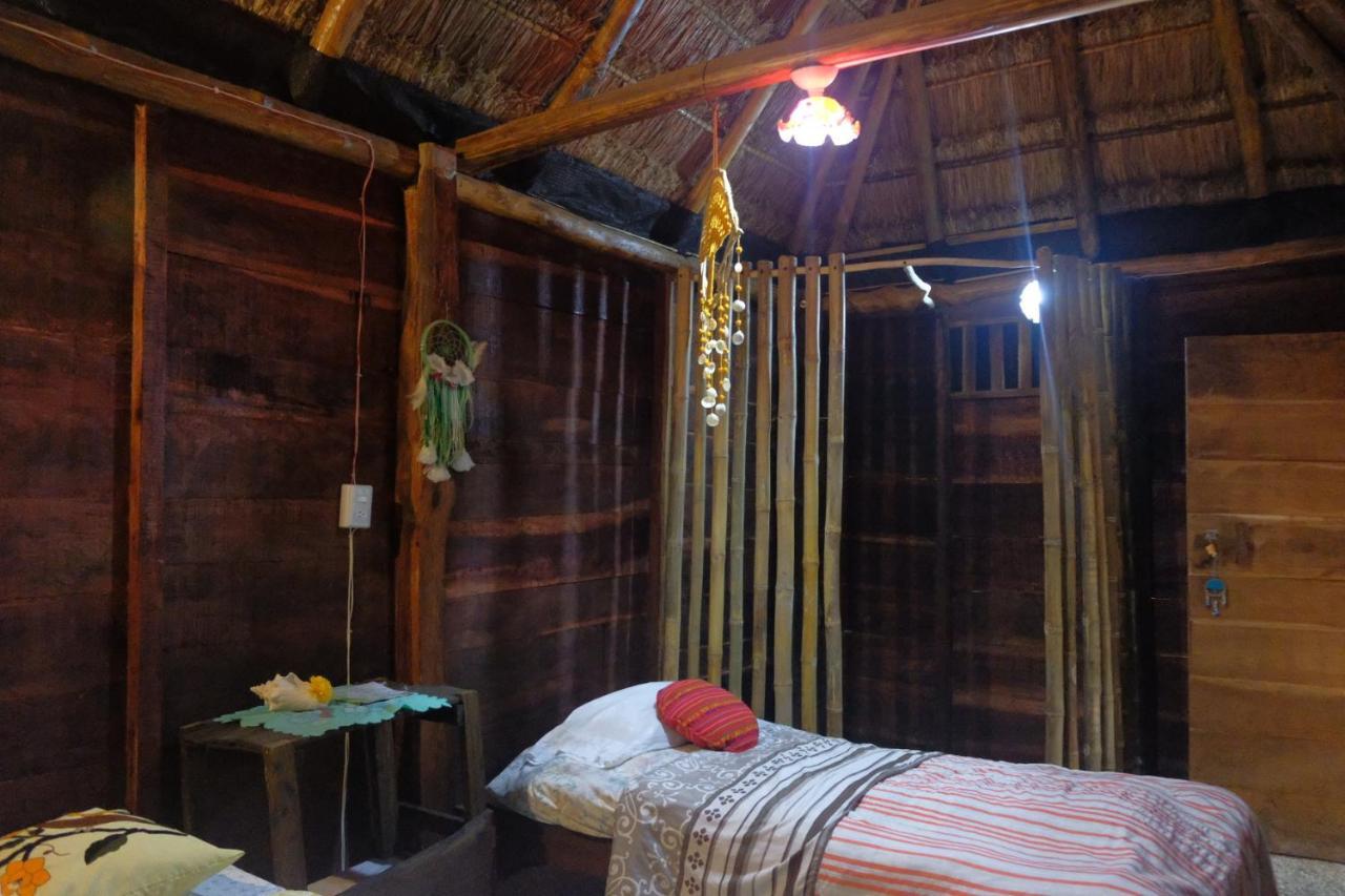 Near Lake Hostal Bacalar Exteriér fotografie