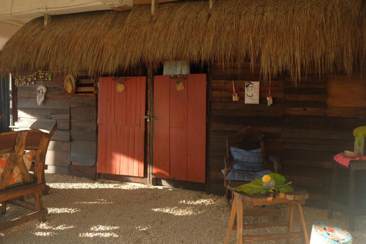 Near Lake Hostal Bacalar Exteriér fotografie