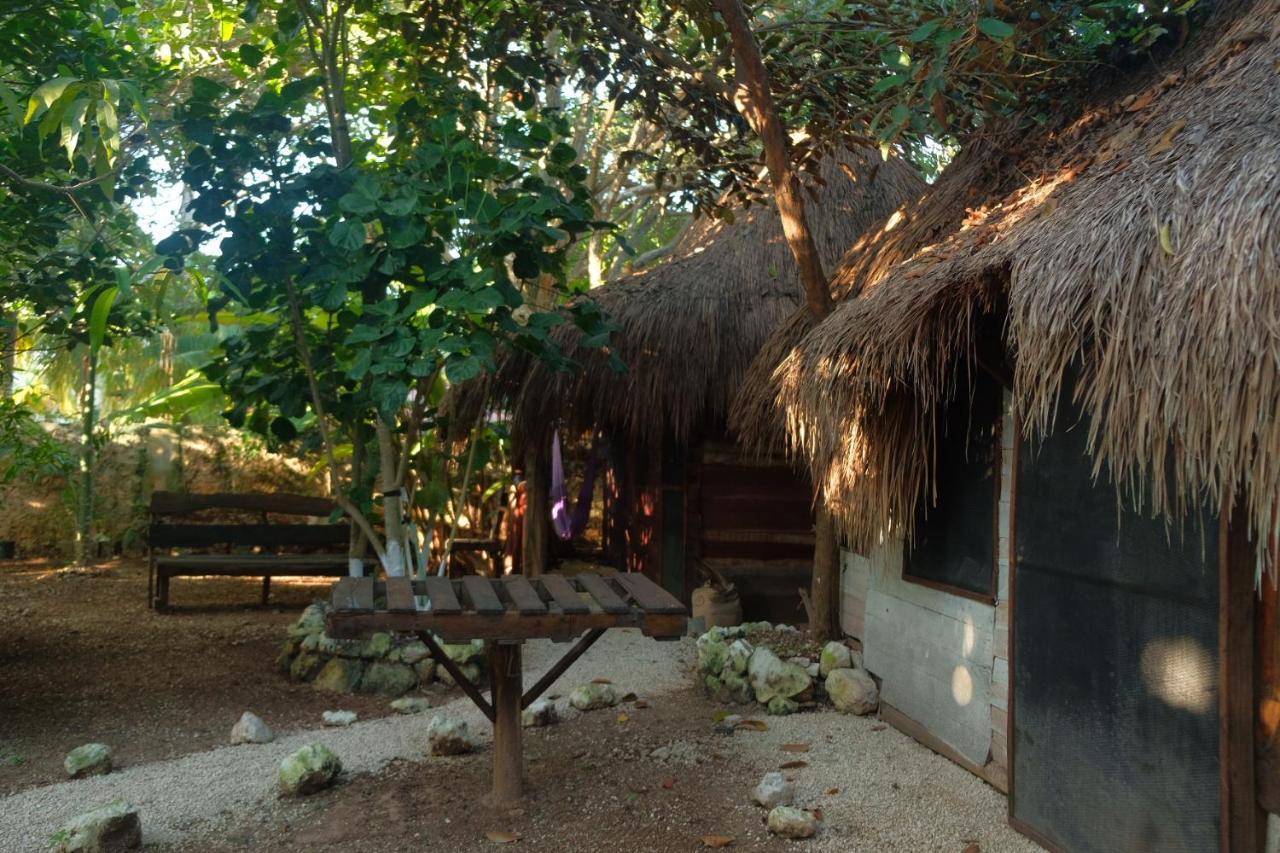 Near Lake Hostal Bacalar Exteriér fotografie